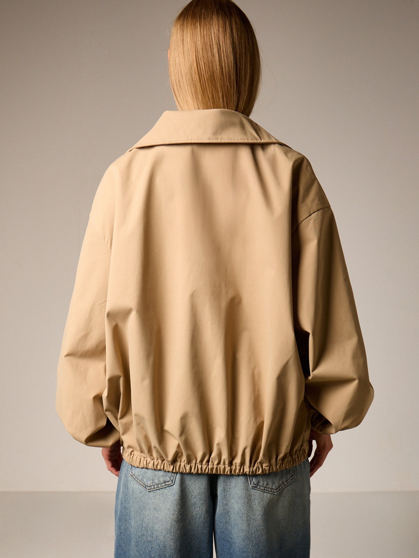 Damen-Freizeitjacke im übergroßen Utility-Stil – Balgtaschen auf der Brust, halber Reißverschluss, Stehkragen, leicht, für Frühling und Herbst